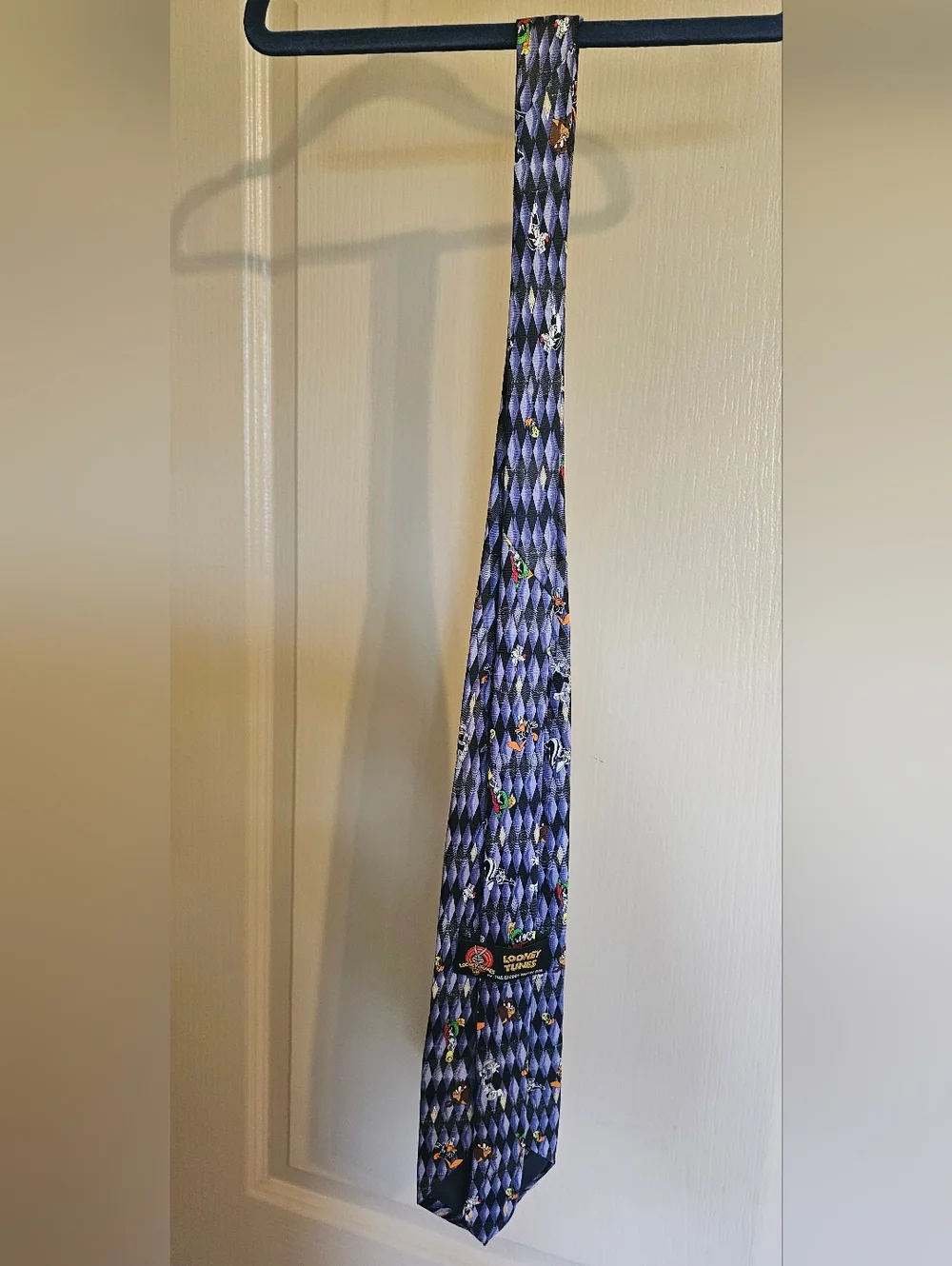 Vintage 2001 Looney Tunes Warner Bros Mens Tie With Bugs Bunny Daffy Duck Taz